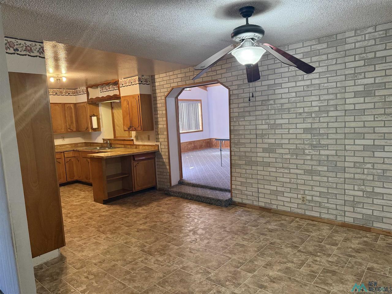 824 Sperry Dr photo 10